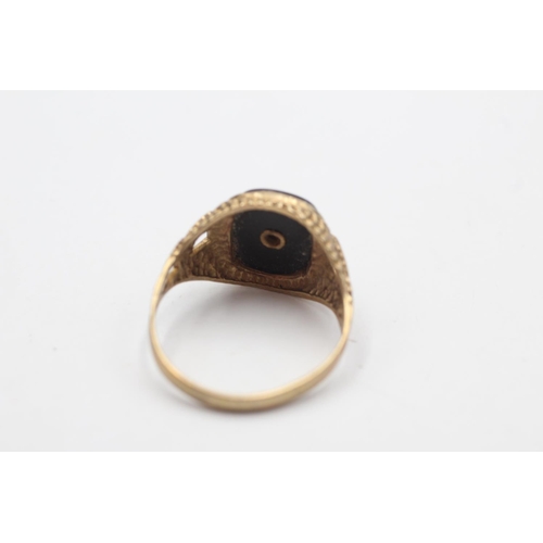 45 - 9ct gold vintage onyx eagle signet ring (3.4g)