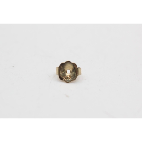 49 - 9ct gold jadeite oriental lucky pendant & earrings set (7.5g)
