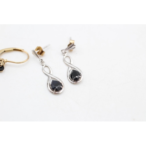 5 - 2 x 9ct gold stone set earrings inc. sapphire, white gold (1.7g)