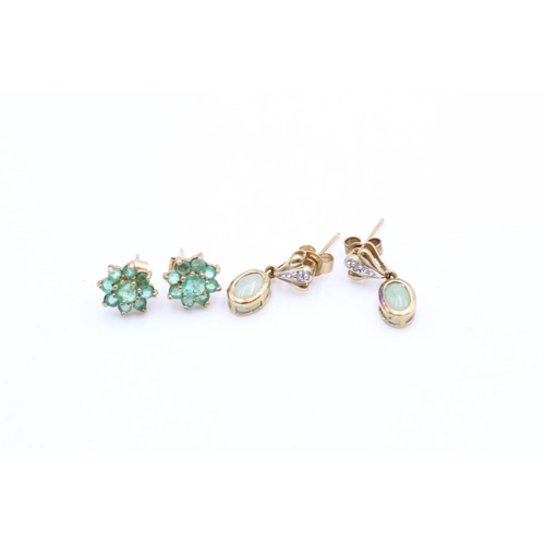 60 - 2 x 9ct gold gemstone earrings inc. emerald, jade (2.4g)