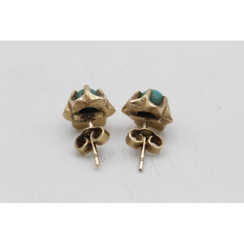 28 - 9ct gold vintage turquoise buttercup stud earrings (3g)