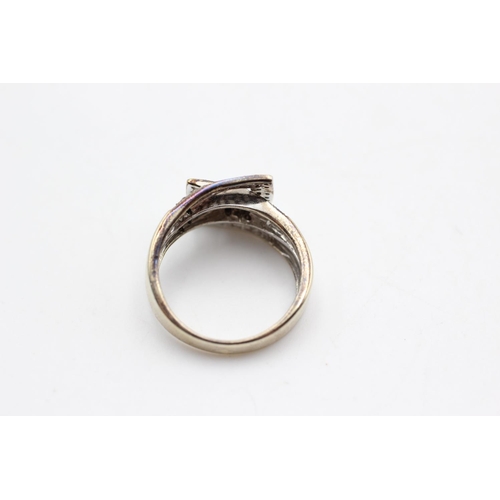 32 - 9ct white gold vintage black & white diamond pave set knot crossover ring (5.6g) Size O