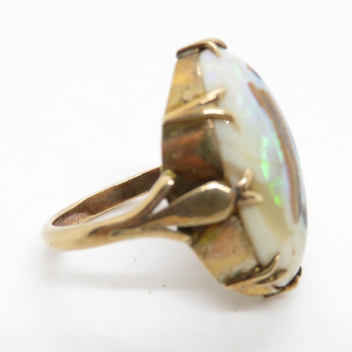 14 - 9ct gold opal ring size K 5.2g