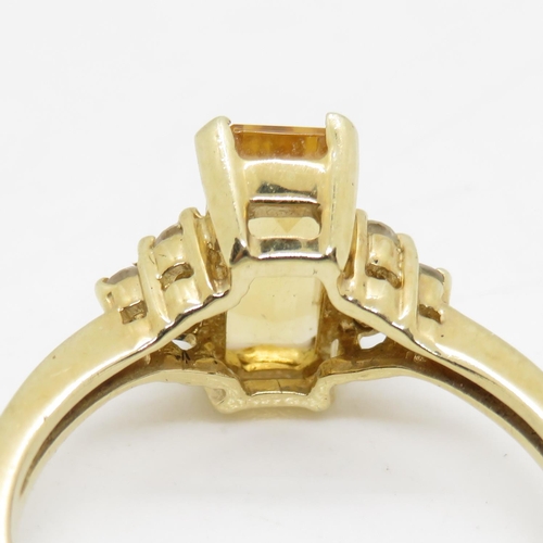36 - 14ct gold citrine stone with diamond shoulders size R 3.9g
