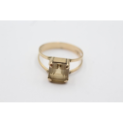 33 - 9ct gold princess cut smokey quartz solitaire ring (2.5g) size O