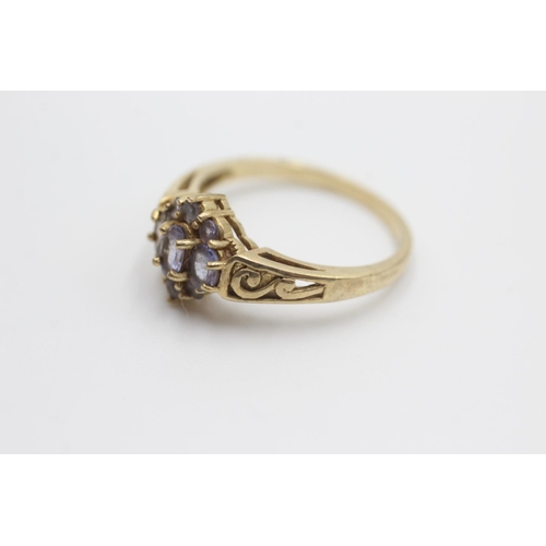 9 - 9ct gold tanzanite ring with cutwork framing (2.6g) Size P