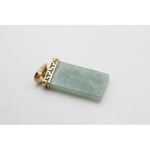 10 - 9ct gold framed jadeite pendant on chain (2.5g)