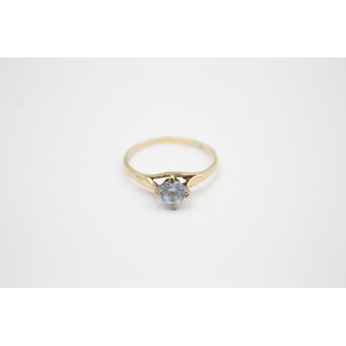 17 - 9ct gold synthetic spinel solitaire ring (1.3g) size O