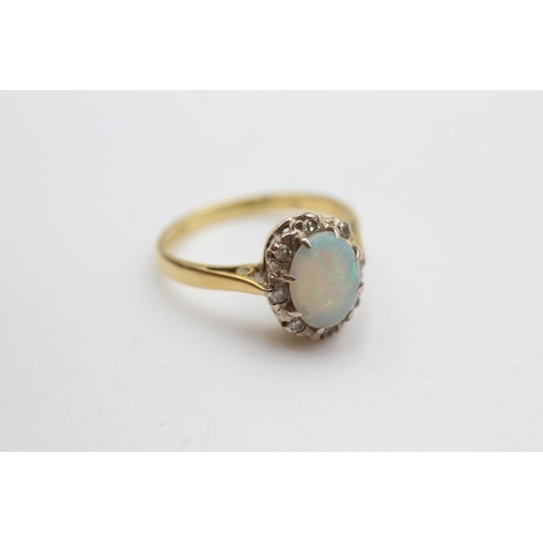 25 - 18ct gold diamond & opal ring (3.7g) size N