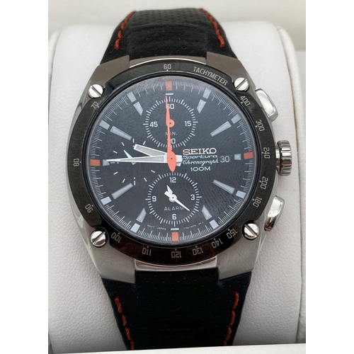 316 - A men's Seiko Sportura chronograph wristwatch with black leather strap. With date function, 100 metr... 