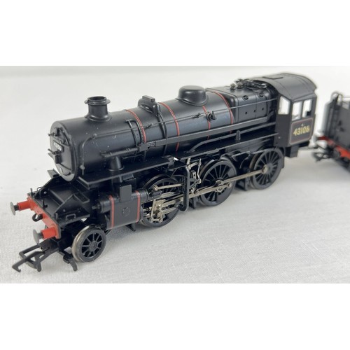 282 - A boxed Bachmann Branch-Line 32-585 Ivatt class 4 2-6-0 loco 43106 with tablet catcher L/crest.