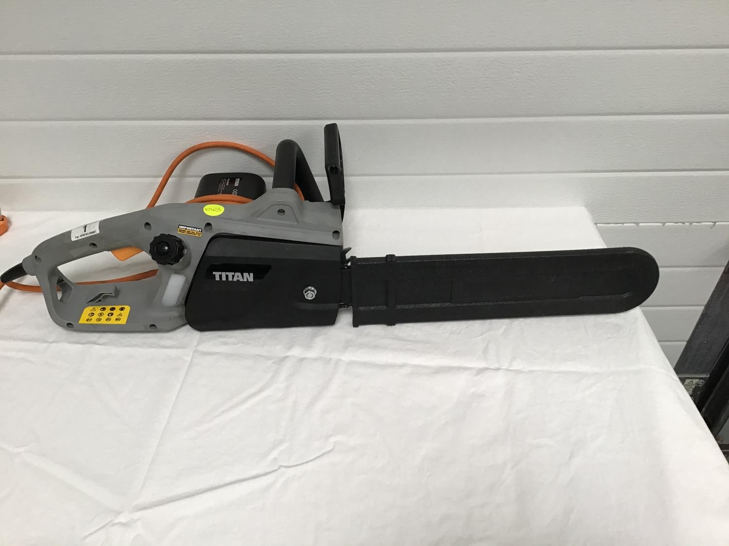 TITAN ELECTRIC CHAINSAW WITH COVER 