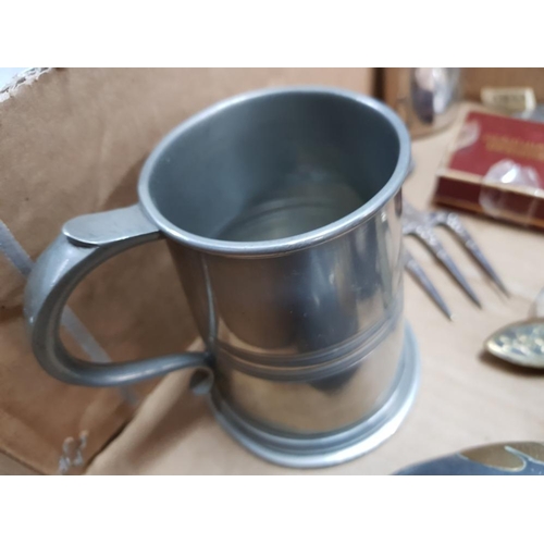 52 - INTERESTING LOT OF METAL ITEMS INCLUDING ALADDIN PEWTER TANKARD, SILVER PLATED DIPPING PEN 1910, AND... 