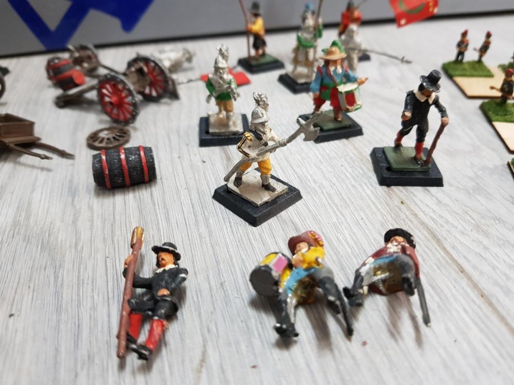 COLLECTION OF METAL MINIATURE FIGURES INCLUDING ENGLISH CIVIL WAR AND