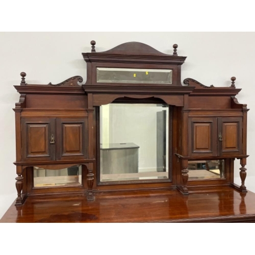 1 - Mid - late Victorian mahogany mirror back sideboard/dresser. Featuring 4 bevelled edge mirrors, turn... 
