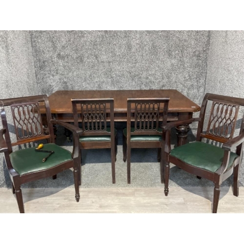 30 - Victorian period excellent mahogany dining table (winding type with 3 extra leaves) on baluster Turn... 