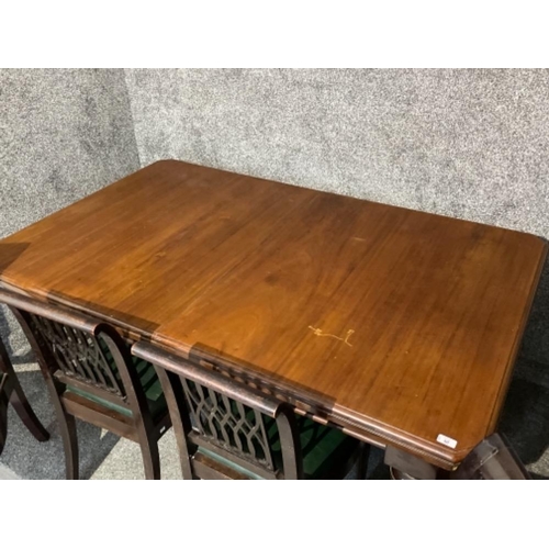30 - Victorian period excellent mahogany dining table (winding type with 3 extra leaves) on baluster Turn... 