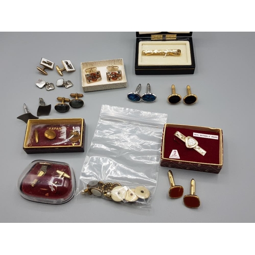 Collection of Gentleman's accessories mainly cufflinks also includes tie pin etc
