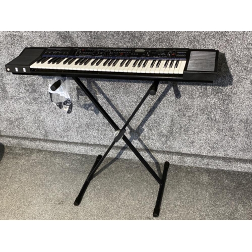 19 - Technics K450 electric keyboard on stand