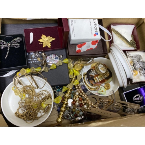 52 - Box of miscellaneous costume jewellery including Marcasite brooch, Accurist wristwatch, silver & pur... 