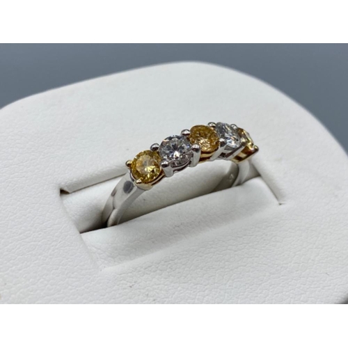 32 - 18ct White Gold 5 stone ring with 0.45ct of diamonds and 0.54ct of fancy yellow diamonds size M 1/3 ... 