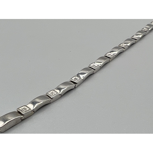 42 - 9ct White Gold & Diamond Bracelet 18cm in length - Very Good Condition 8.2 grams