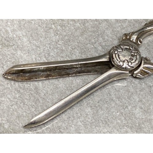 47 - Pair of Hallmarked Birmingham silver 1870 grape scissors, 84.2g