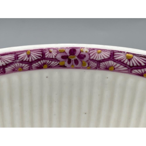 9 - Meissen bowl 1860-1924 with floral pattern in good condition