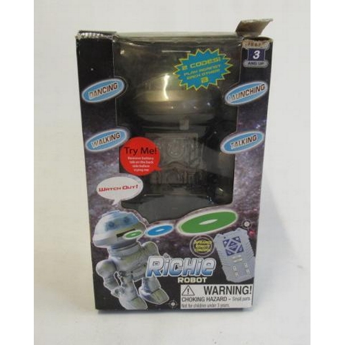 Richie Robot toy with remote control, boxed E (Est. plus 21%... | Barnebys