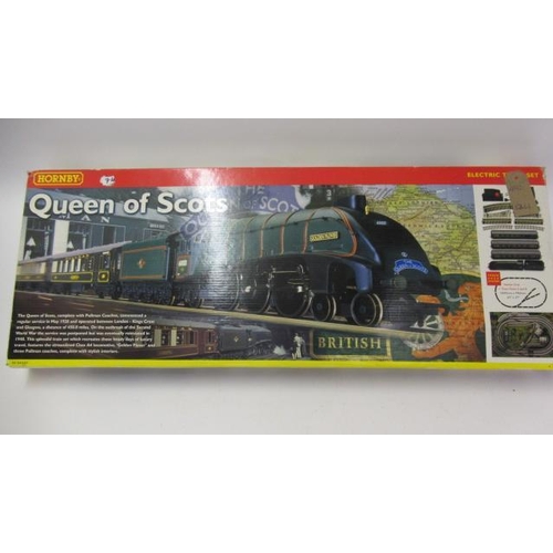 Hornby Queen of Scots Train Set with B.R. A4 and Barnebys
