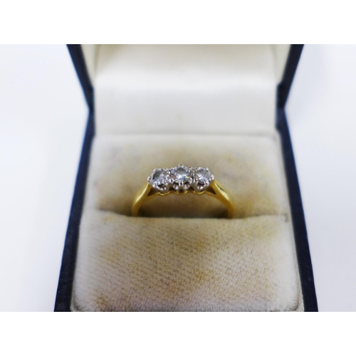 10 - 18ct gold three stone diamond ring, London 1998, UK size O...