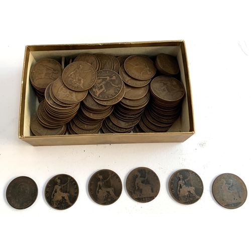 54 - A quantity of one penny and half penny coins to include 1806, 1898, 1899, 1900 etc
