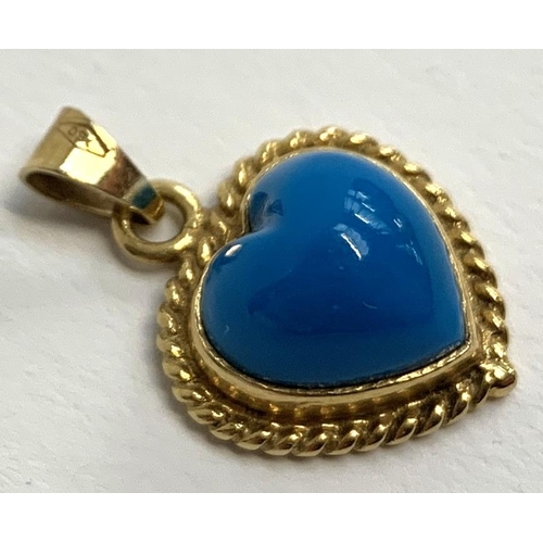 33 - A 14ct gold and turquoise pendant in the form of a heart, 1.5cmW, approx. 2.6g
