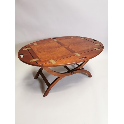 42 - Mahogany and brass coffee table in the form of a butler's tray on stand { 48cm H X 100cm W X 68cm D ... 