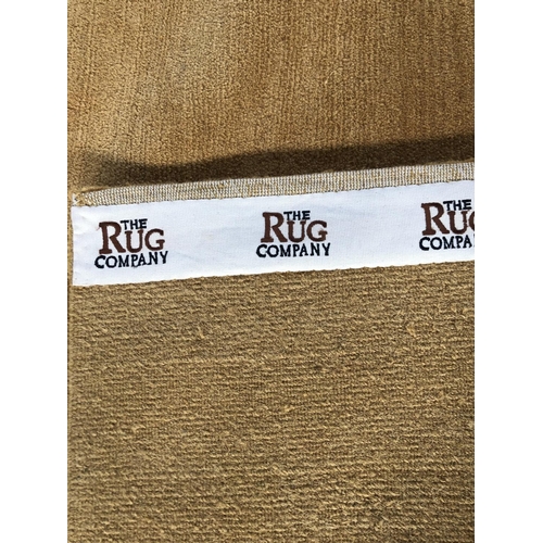 31 - Fine Gold centre rug from the Rug Company, London 400 x 300