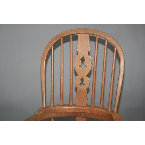 36 - Fine pair of ash Windsor arm chairs 70 W x 120 H x 60 D
