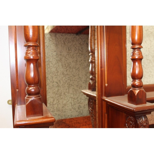 41 - Mahogany bar back with mirror and bar counter {Back - 120 cm H x 174 cm W x 24 cm D and Counter 108 ... 