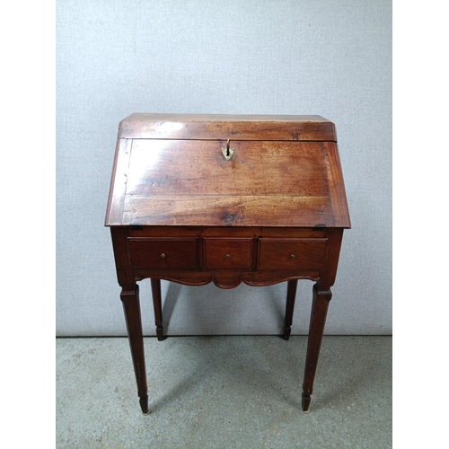 478 - An Antique Ladies Writing Desk with Fitted Interior