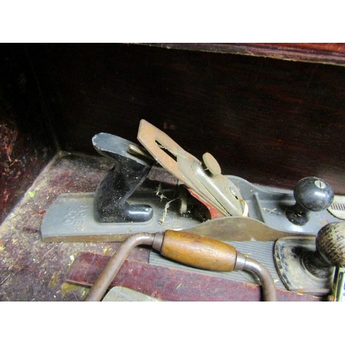 576 - TOOL BOX, including Stanley & Rapier planes, Stanley Bull nose 070 plane, together assorted tools,  ... 