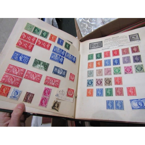 94 - STAMPS, Small accumulation mostly from South and Central America plus some Canada and a starter Worl... 