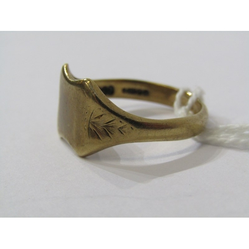 389 - 9ct YELLOW GOLD VINTAGE GENTLEMAN'S SIGNET RING, size T/U, approx 4.4grams