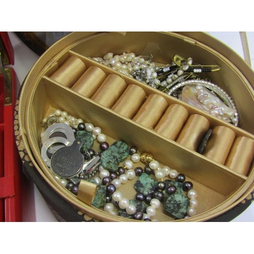 125 - COSTUME JEWELLERY, 2 boxes containing selection of costume jewellery including faux pearls, mother-o... 