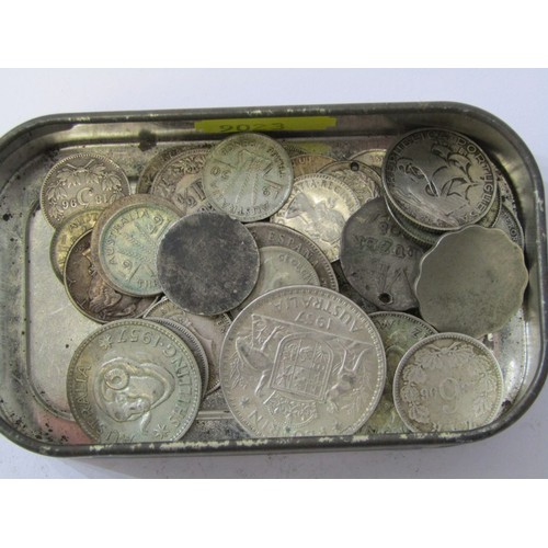 28 - WORLD SILVER A COLLECTION OF WORLD SILVER including  Australian florin & shilling  in higher grade, ... 