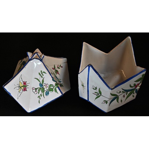 5029 - A 19th century French faience octagonal sugar box, painted in the Japonesque taste with butterflies ... 