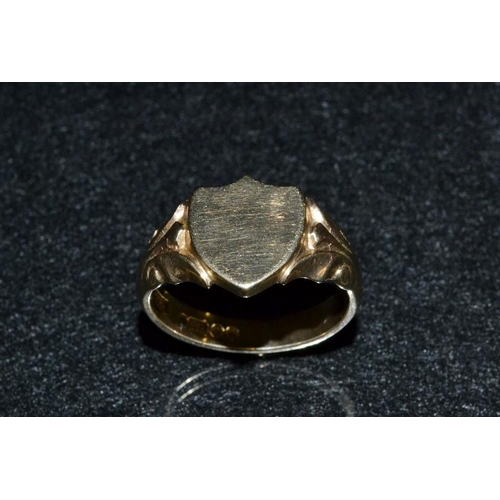 3222 - A 9ct gold shield top signet ring, plain matrix, London 1896, size T, 7g