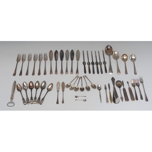 50 - A set of six George IV Scottish silver Oar pattern teaspoons, William Hannay, Glasgow 1824; a Georg ... 