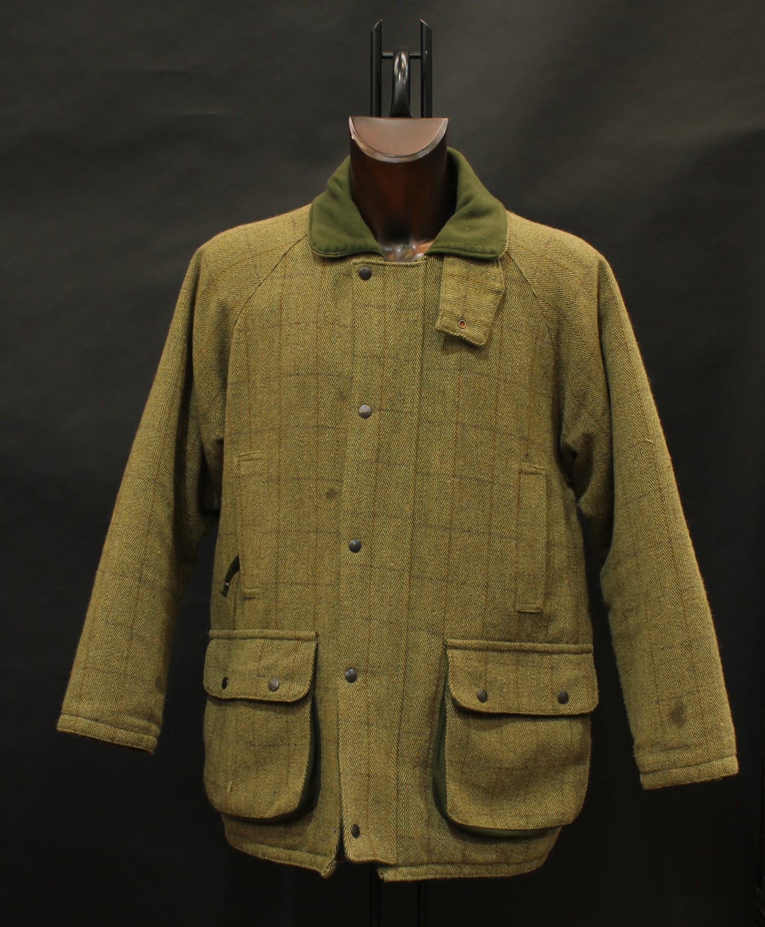 Clothing - a tweed country gentleman's jacket, size large