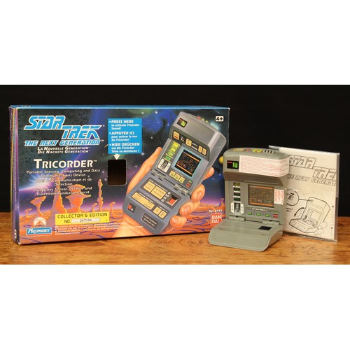 5034 - Sci-Fi, Star Trek - a Bandai/Playmates ref no.6153 Tricorder, collectors edition No.287898, boxed wi... 