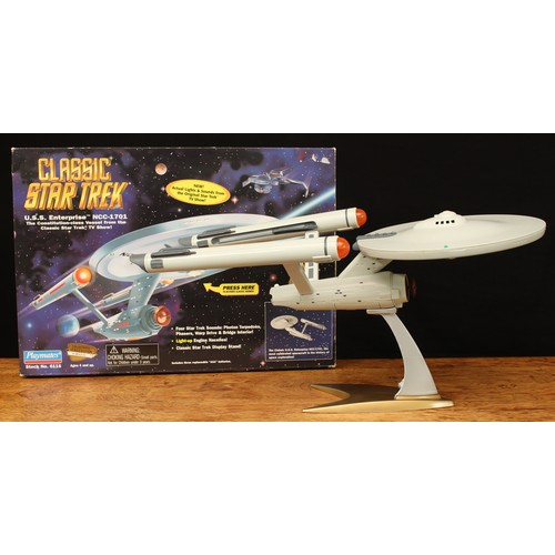5041 - Sci-Fi, Star Trek - a Bandai/Playmates stock no.6116 U.S.S. Enterprise NCC-1701, collectors series e... 