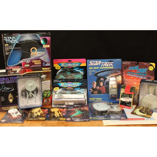 5044 - Sci-Fi, Star Trek toys, comprising Galoob Micro Machines 65825 Star Trek Next Generation miniatures,... 